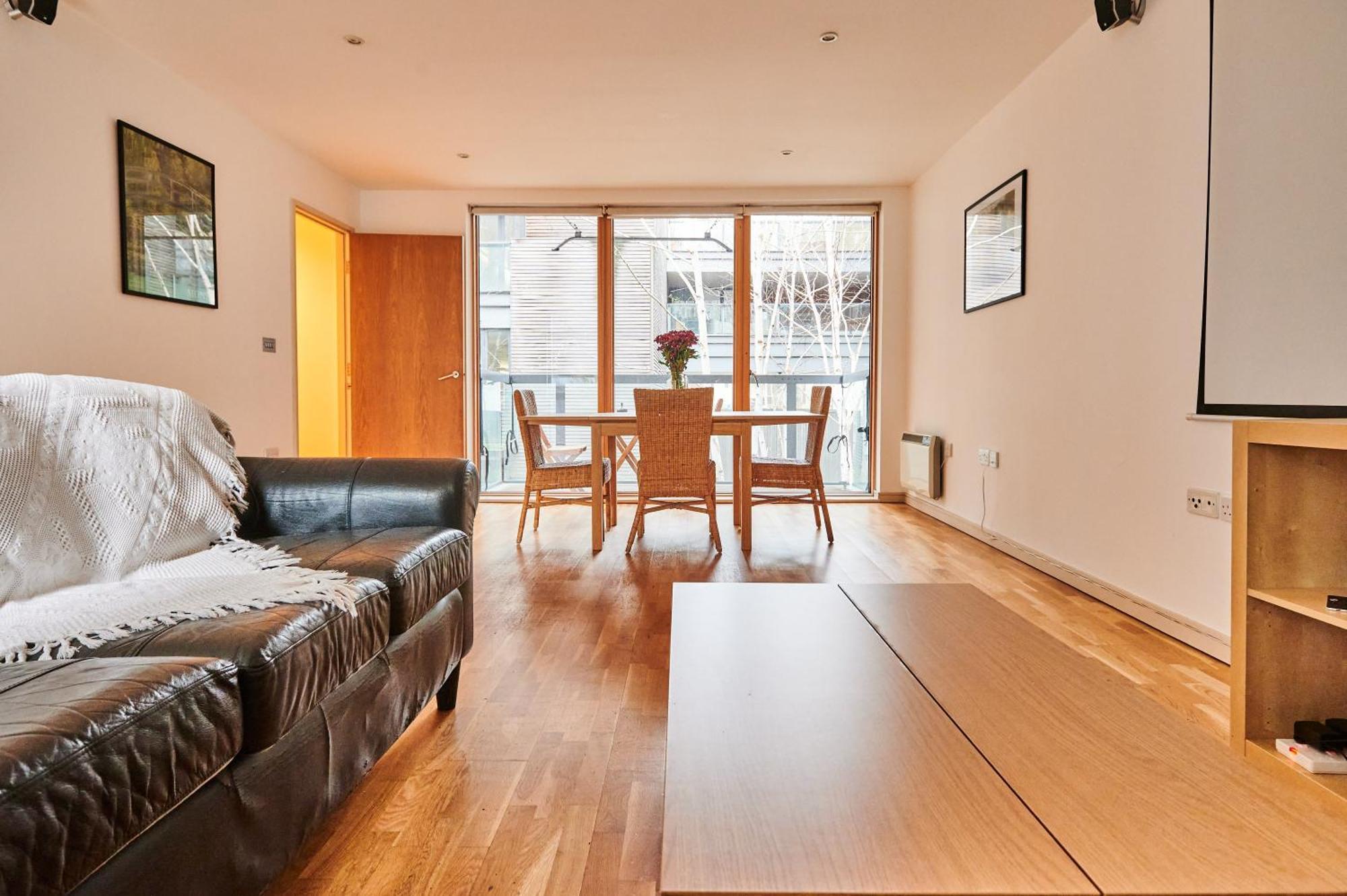 Bright 2 Bedroom Flat In Old Street With Balcony London Bagian luar foto