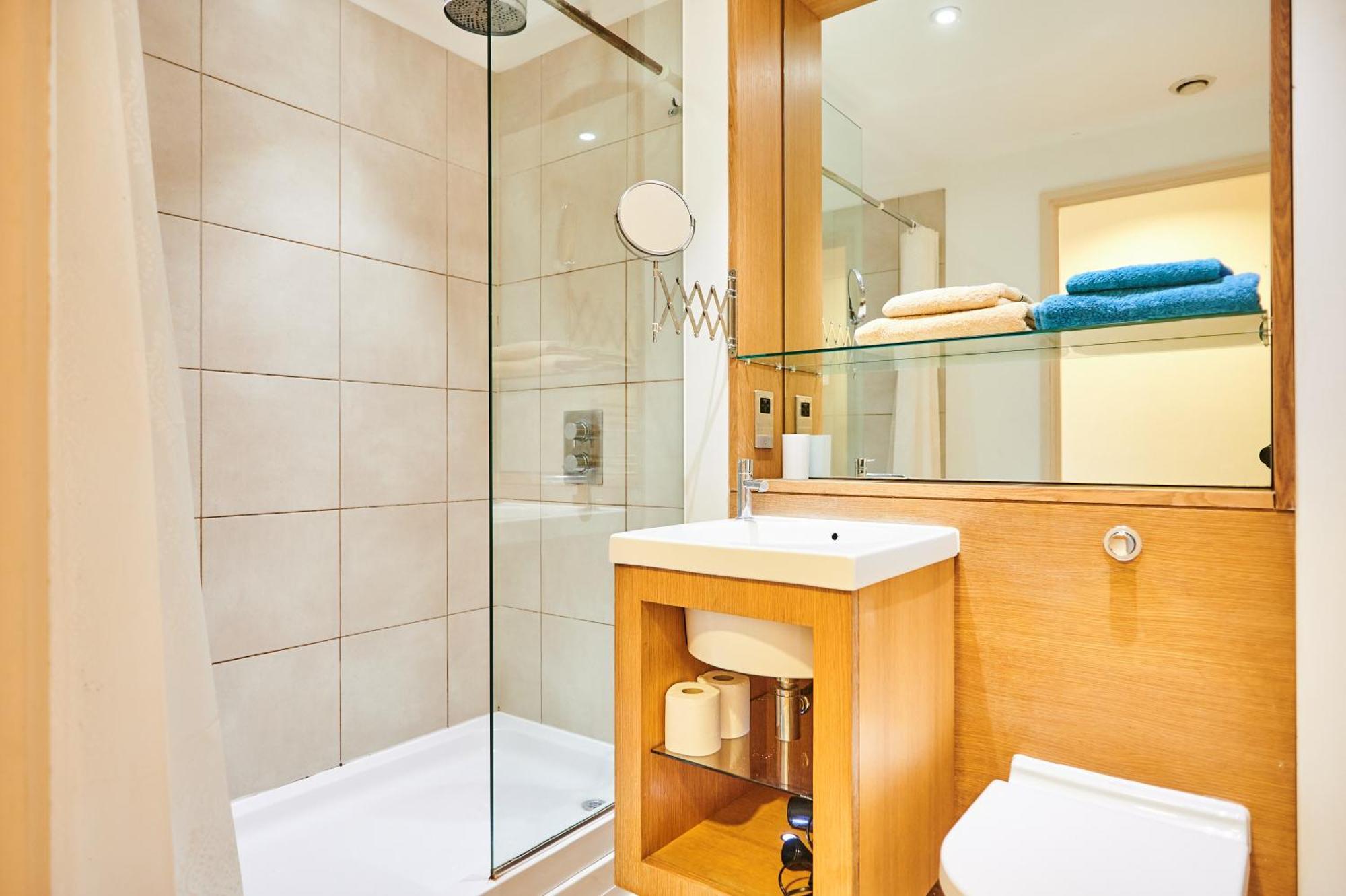 Bright 2 Bedroom Flat In Old Street With Balcony London Bagian luar foto