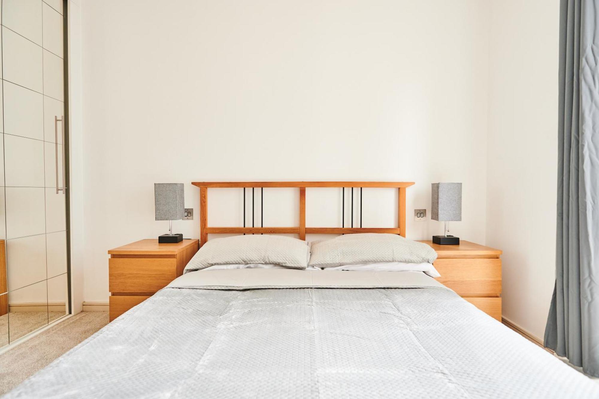 Bright 2 Bedroom Flat In Old Street With Balcony London Bagian luar foto