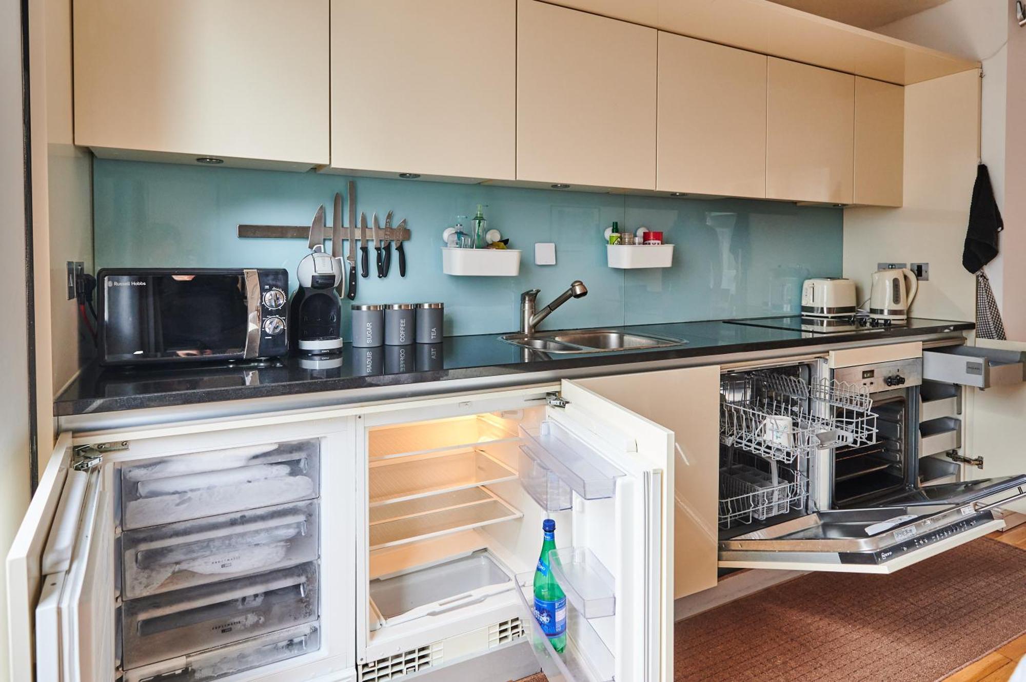 Bright 2 Bedroom Flat In Old Street With Balcony London Bagian luar foto